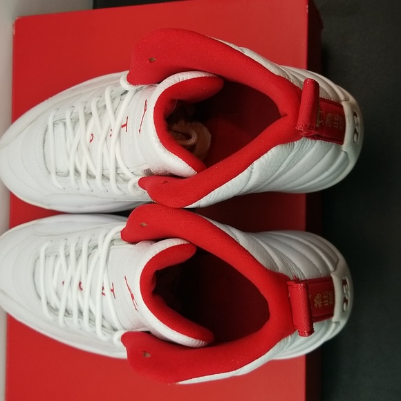 PER-OWNED NO OG BOX!!! Air Jordan 12 Retro \
